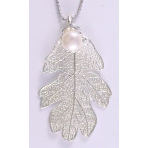 Lacey Oak Pendant / Necklace in Silver with Pearl